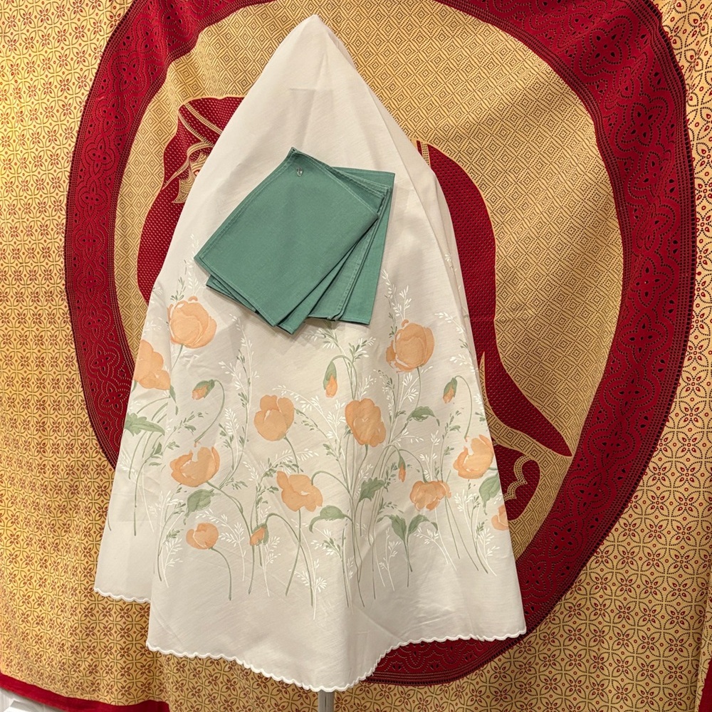 Floral Tablecloth with Matching Green Cloth Napkins